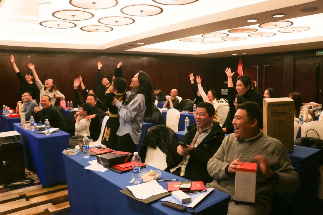 砥砺前行 再創輝煌——保定嘉途旅行社有限公司年會隆重舉行